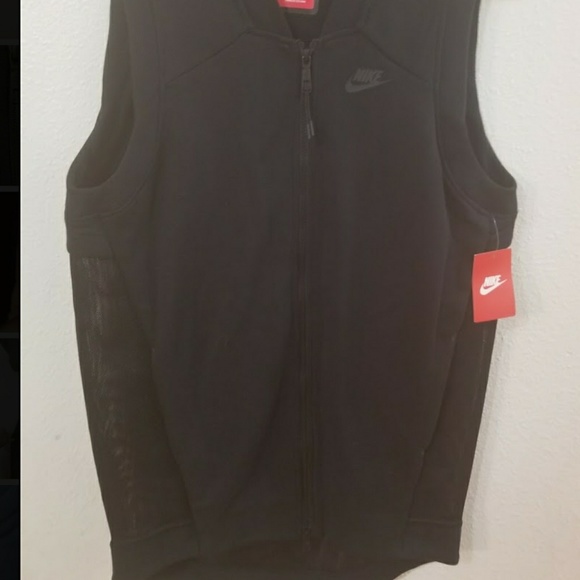 BRAND NEW W/TAGS - NIKE Black Vest - Picture 3 of 8